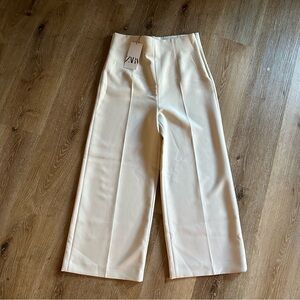 NWT Zara off white cream colored pants